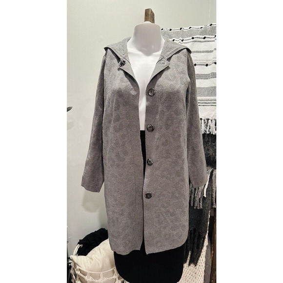 CHICOS NEW Tonal Animal Print Long Cardigan Sweater Coatigan Gray Womens S 0 4/6 - Picture 1 of 8